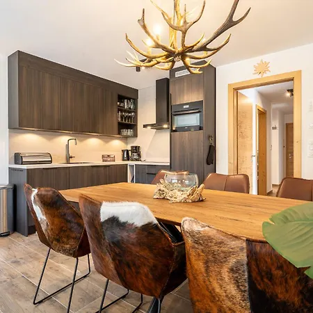 Aparthotel Alpenzauber By Monteviva 4*